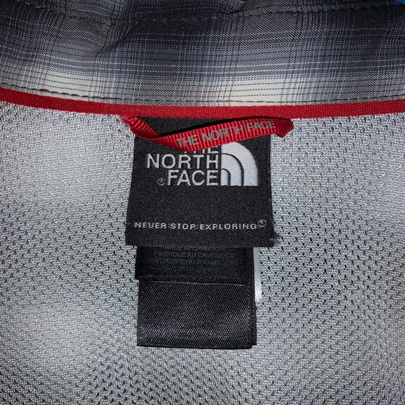 The north face vented plaid button down shirt - Picture 4 of 6